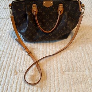 Authentic Louis Vuitton Turenne MM Monogram